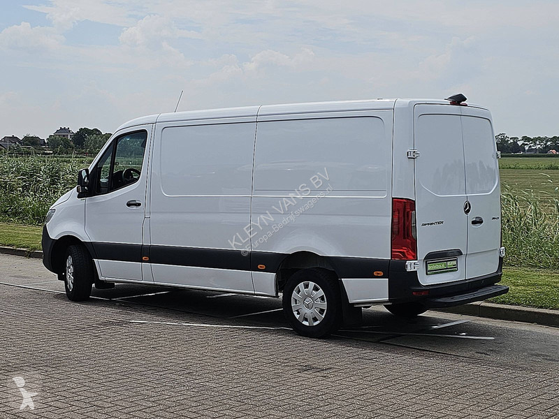 عربة نفعية Mercedes 315 L2H1 RWD Mbux AC