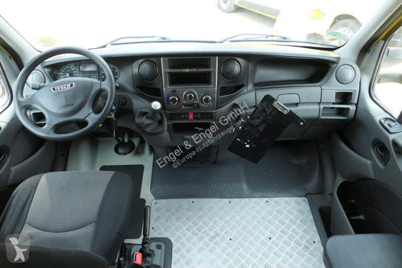 Véhicule utilitaire Iveco Daily 35 S11 C30C...