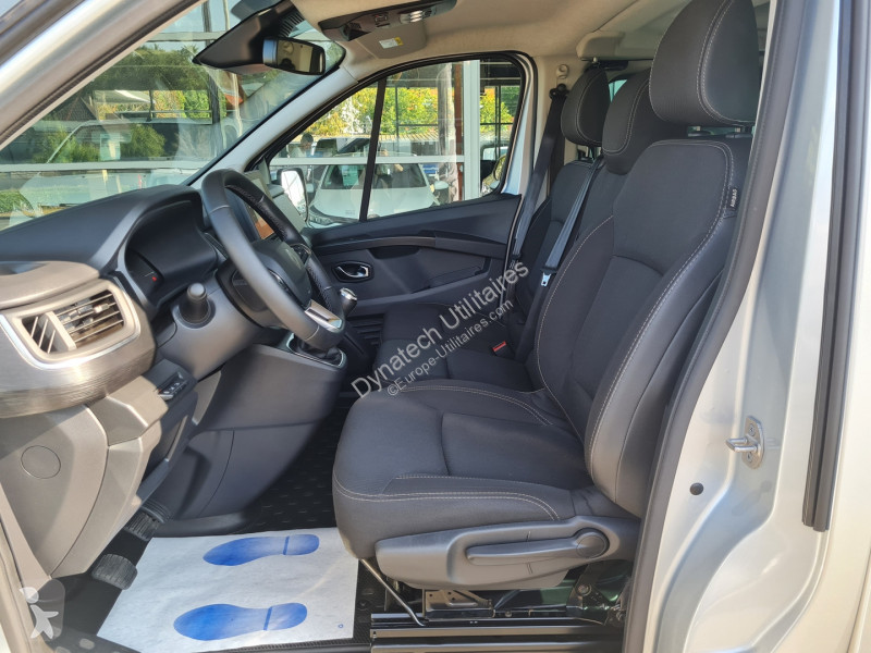 Furgoneta Renault TRAFIC III COMBI 2.0 BLUE DCI...
