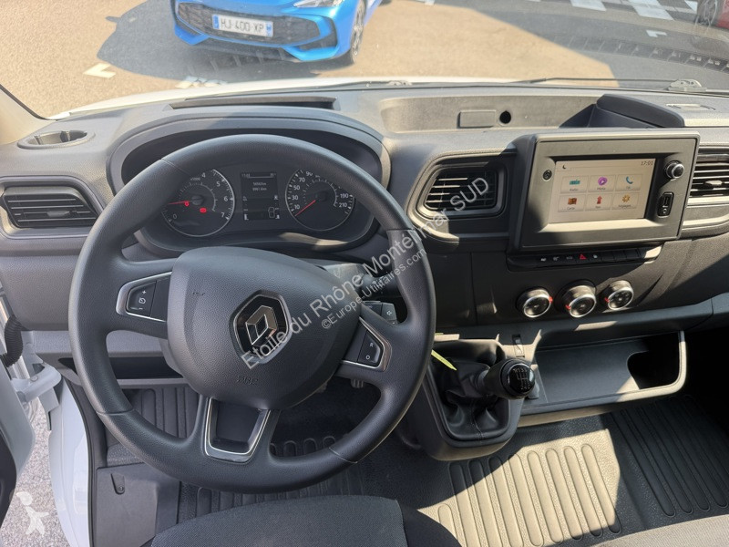 Véhicule utilitaire Renault III fourgon caisse...