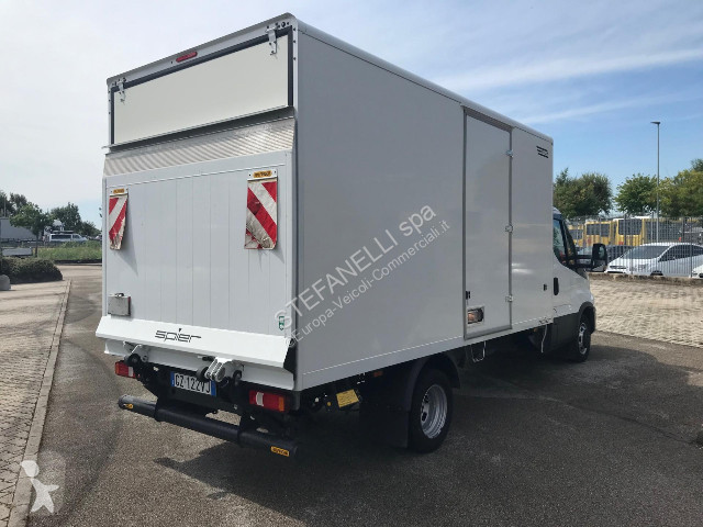 Veicolo commerciale Iveco DAILY 35C16H BOX +...