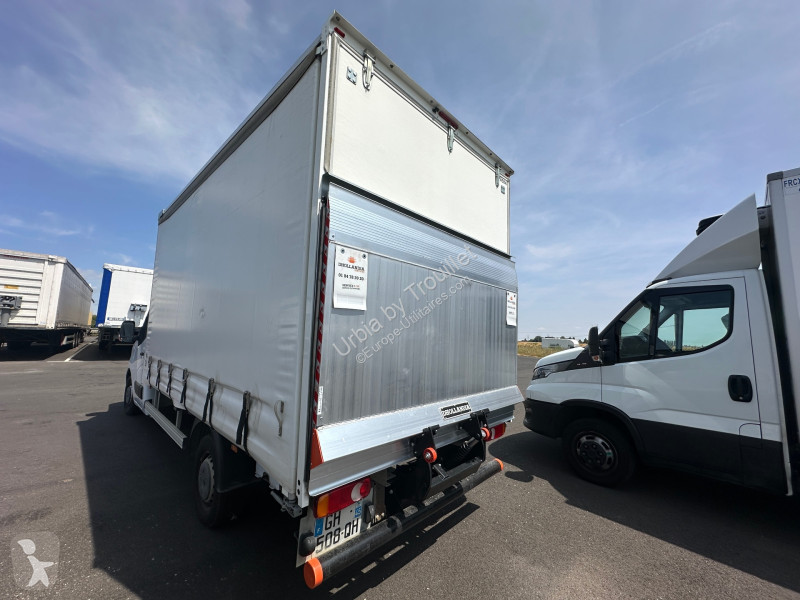 عربة نفعية Renault 20M3 145 CV FOURGON HAYON 3,5 T