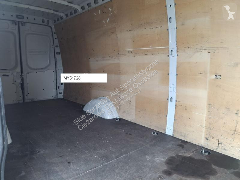 Furgoneta Iveco 35S16