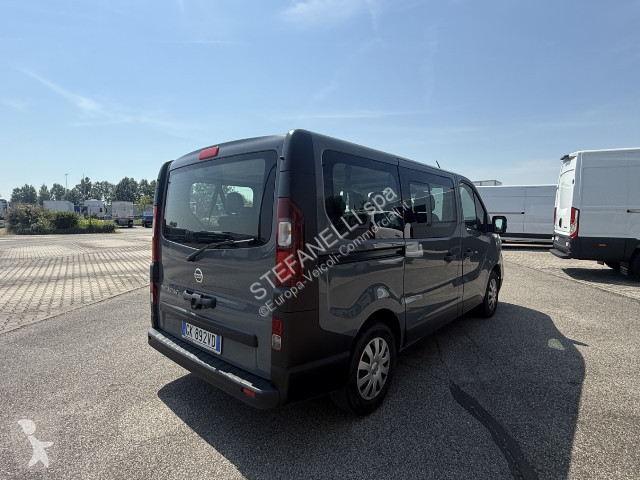 Véhicule utilitaire Nissan Primastar bus 2.0...