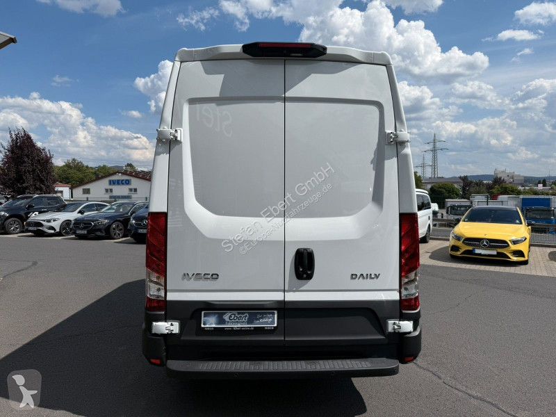 Iveco 35S16A8 V Kastenwagen *R 3520 mm*...