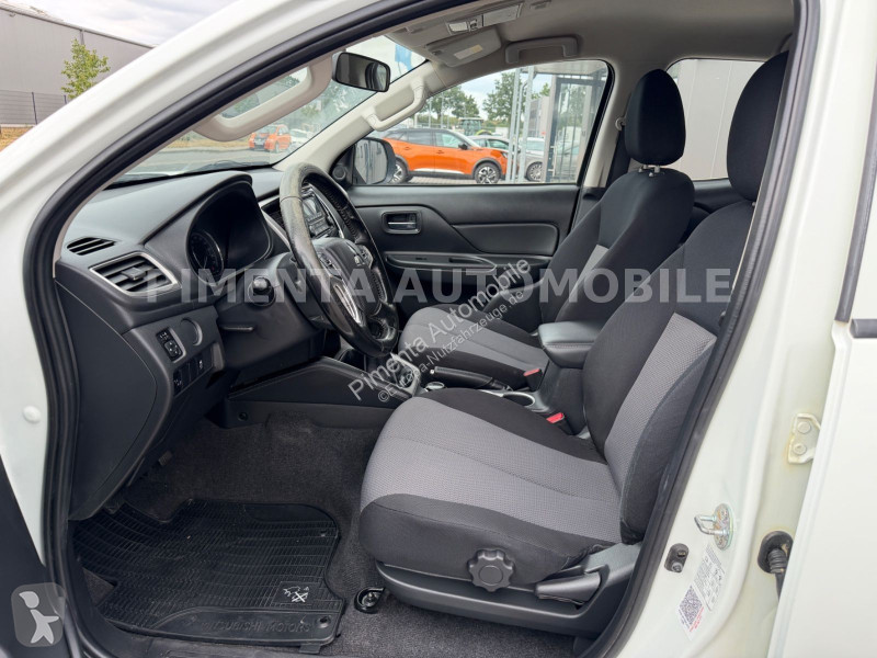 عربة نفعية Mitsubishi D/C 220DI-D M-PRO...