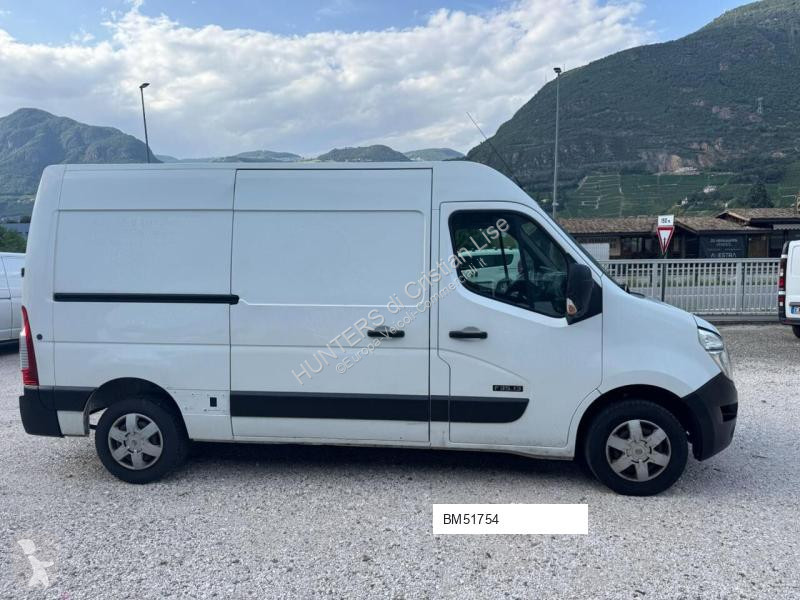 عربة نفعية Nissan 3posti