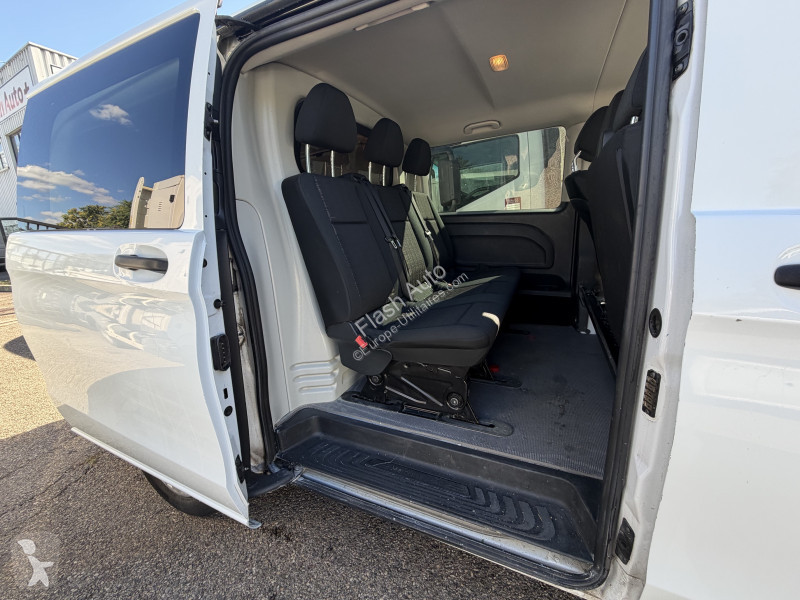 Véhicule utilitaire Mercedes VITO  111 CDI...