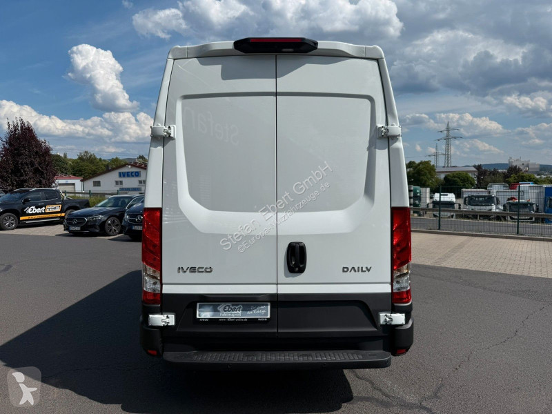 Furgoneta Iveco 35S16H3.0A8 V Y ASC-Ausbau...