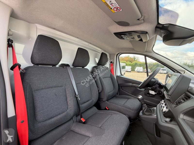 Bedrijfswagen Renault L2H1 3T BLUE DCI 150 RED...