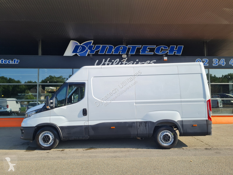 Véhicule utilitaire Iveco DAILY 35S FG 35S14 V12