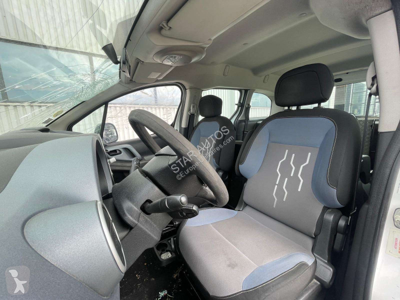 عربة نفعية Peugeot
