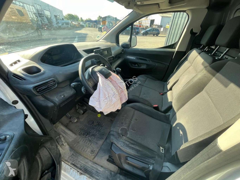 عربة نفعية Peugeot