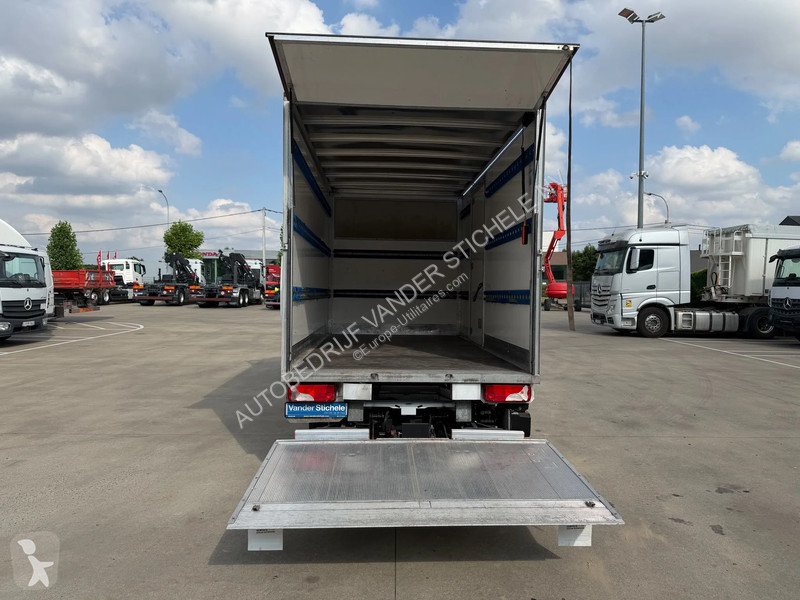 Mercedes 515 - KAST MET LAADBRUG - AUTOMAAT...