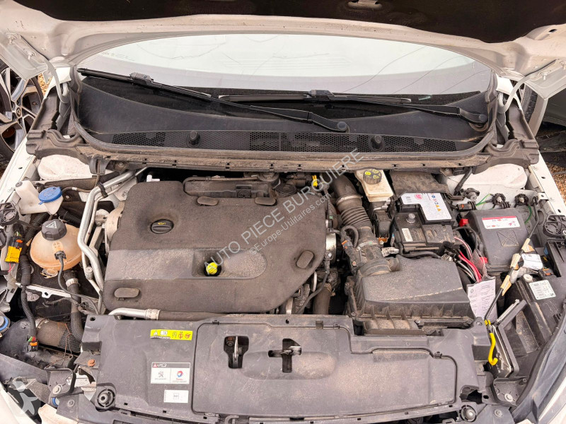 Véhicule utilitaire Peugeot II 2.0 BlueHDi 150...
