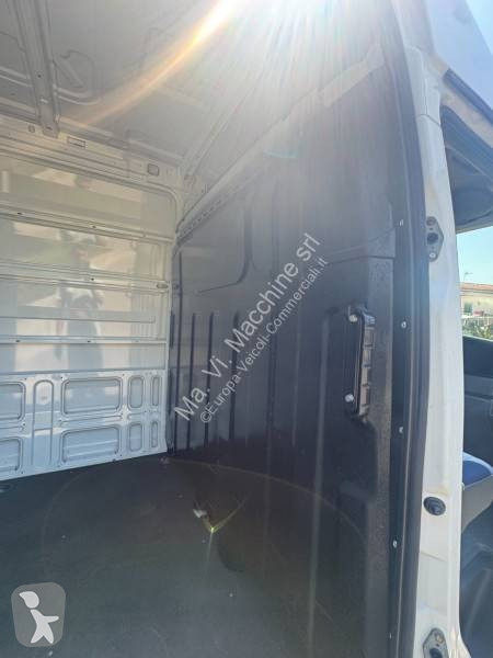 عربة نفعية Iveco