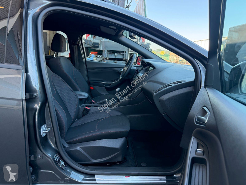 Samochód dostawczy Ford Turnier...