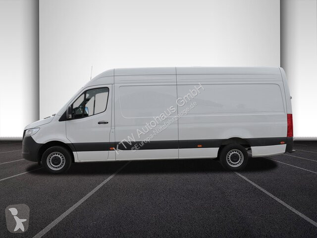 Лекотоварен автомобил Mercedes Sprinter 317...