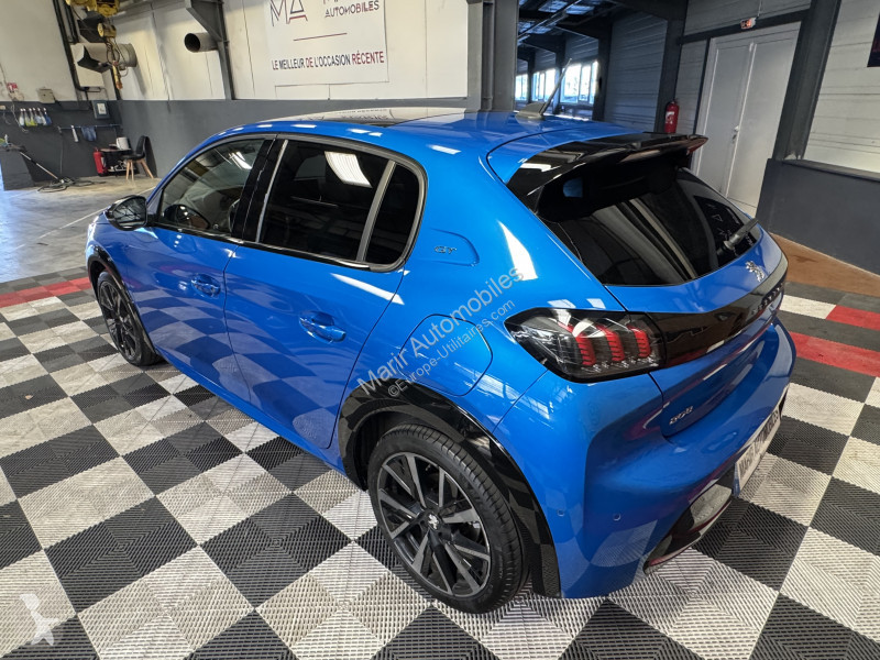 Samochód dostawczy Peugeot 208