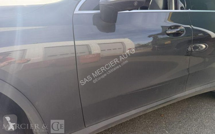 عربة نفعية Mercedes