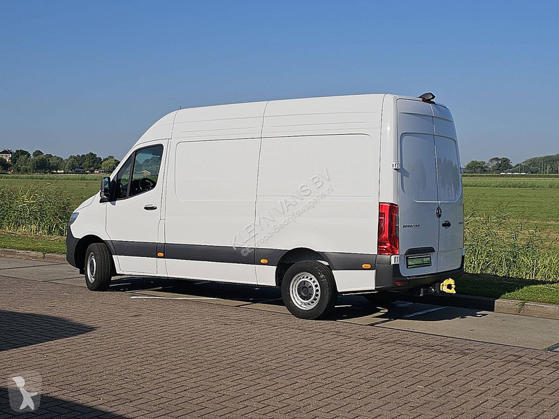 Коммерческий автомобиль Mercedes 311 L2H2...