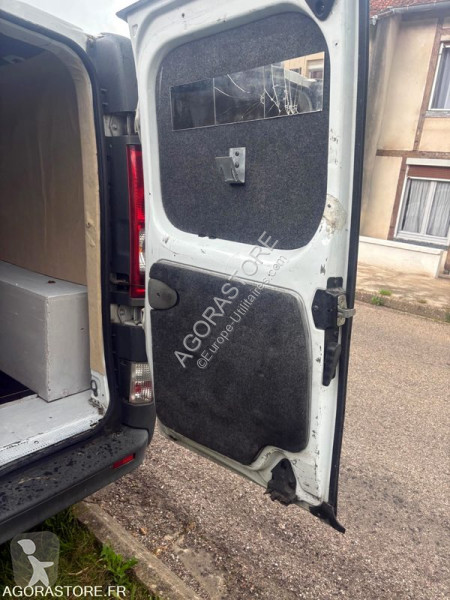Véhicule utilitaire  Renault trafic