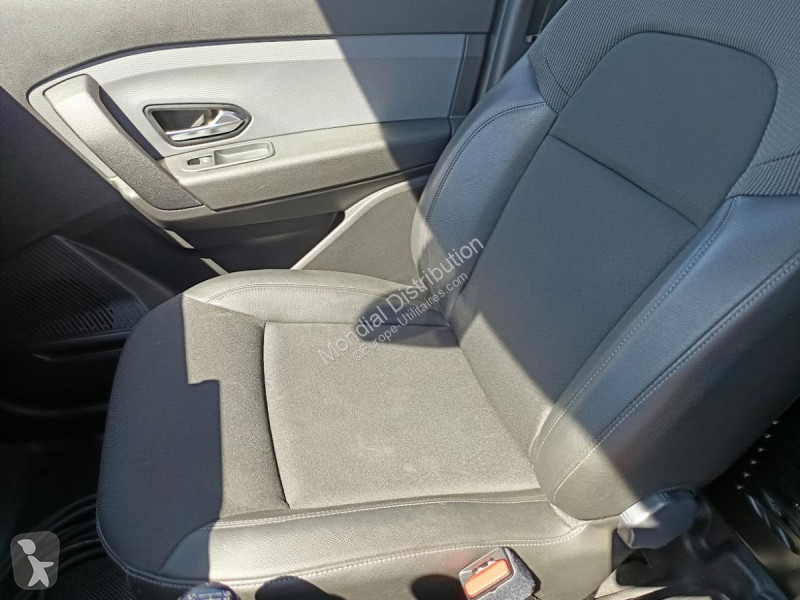 عربة نفعية Renault DCI 75
