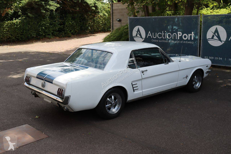 Furgoneta Ford V8