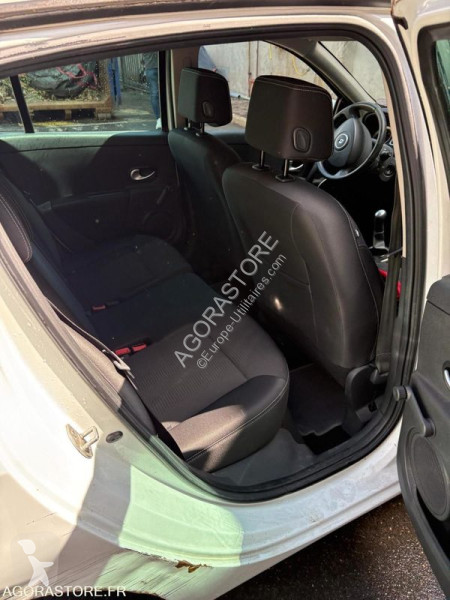 عربة نفعية Renault CLIO