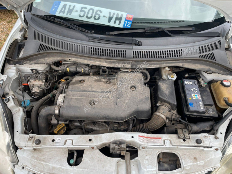Samochód dostawczy Suzuki 1.3 DDiS 75 / AW506