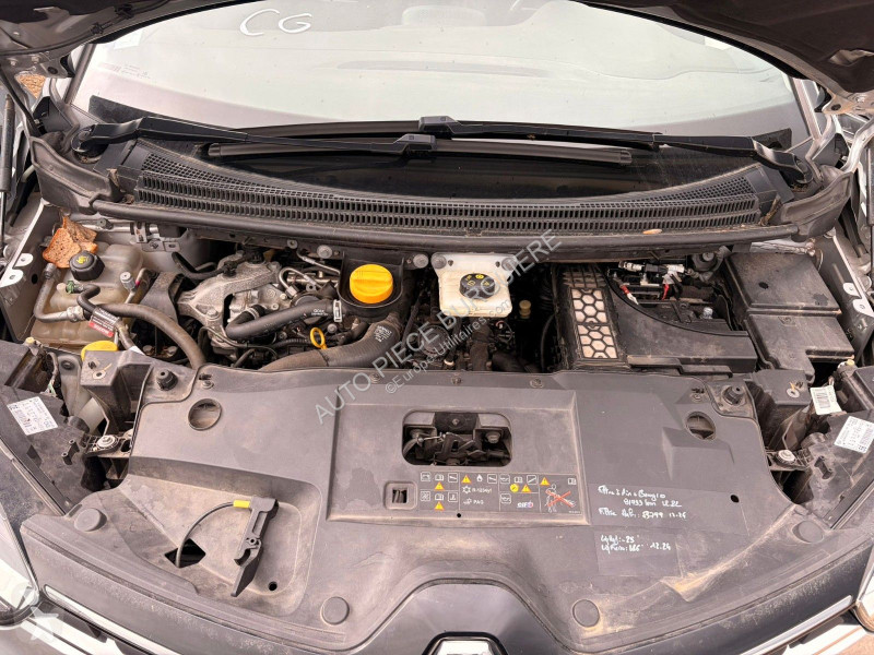 Véhicule utilitaire Renault Scénic IV 1.3 TCe...