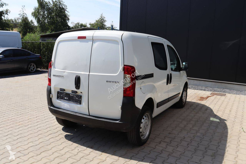 Véhicule utilitaire Peugeot