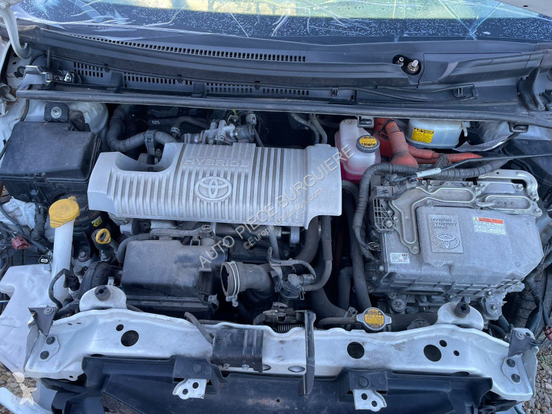 عربة نفعية Toyota TOYOTA III 1.2 100 Hybride...