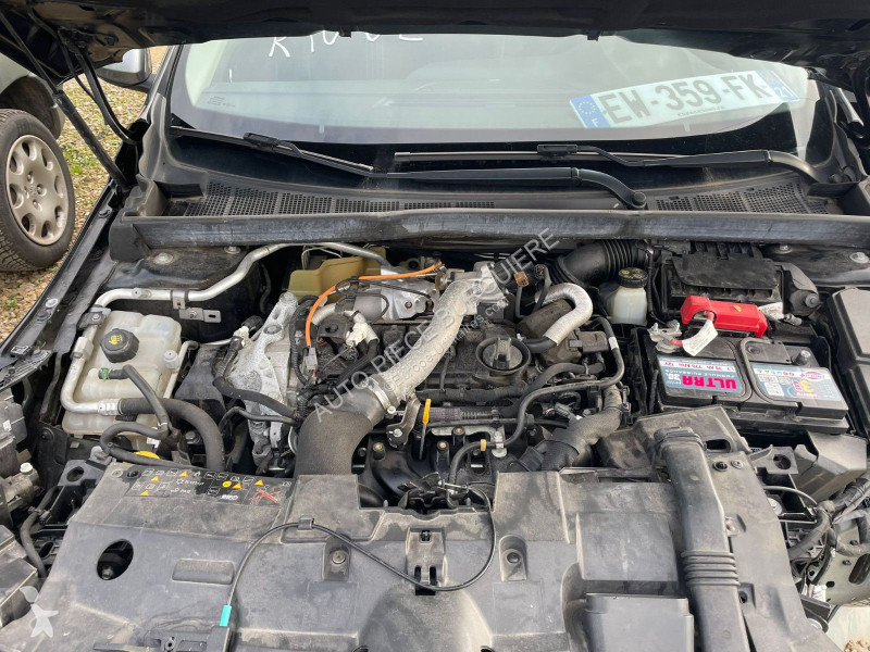 Véhicule utilitaire Renault RENAULT Mégane IV...