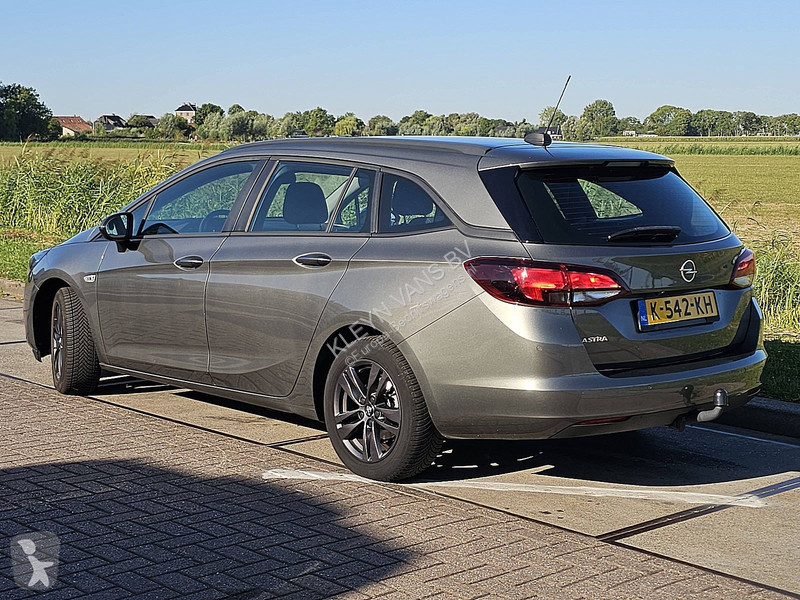 Furgoneta Opel 1.2 Sports Tourer Execut