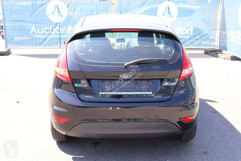 عربة نفعية Ford