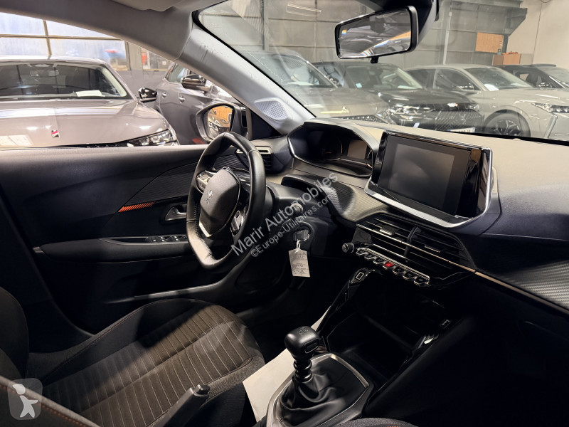 Samochód dostawczy Peugeot 208
