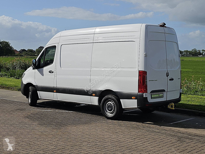 Nyttofordon Mercedes 311 L2H2 MBUX10 RWD
