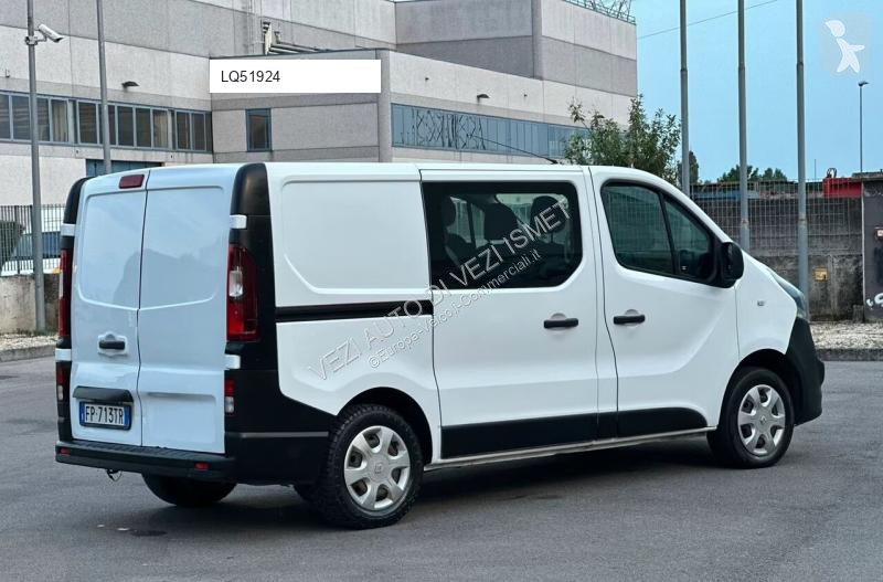 Véhicule utilitaire Opel 6 posti autocarro