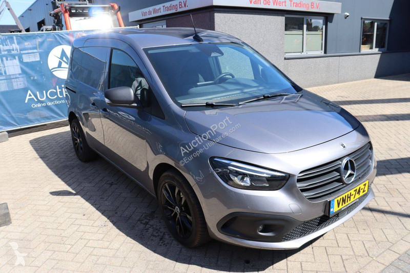 Mercedes 110CDI van