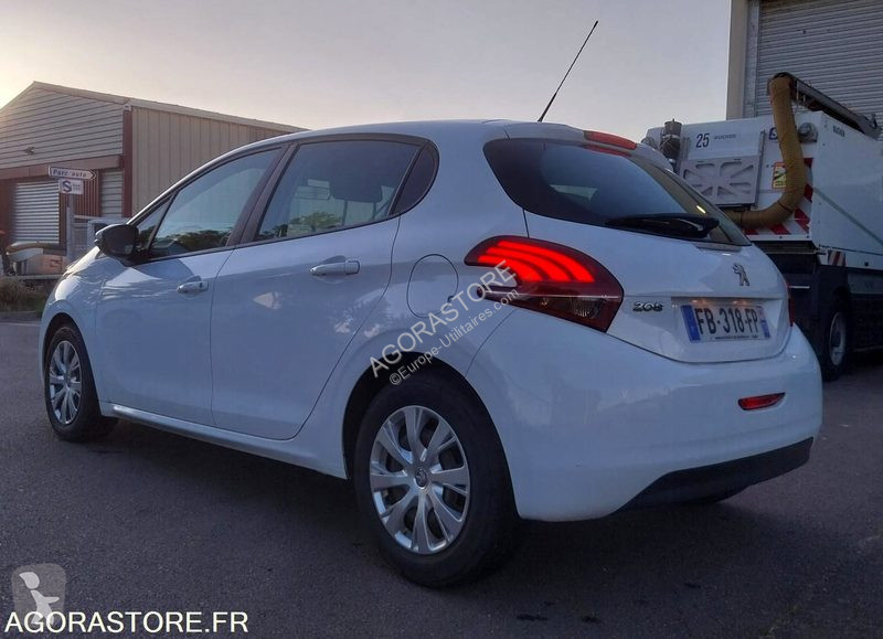 Peugeot 208 van