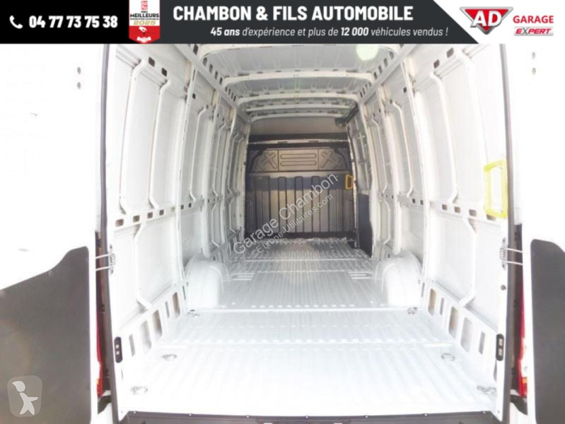 عربة نفعية Iveco 35S18 3.0 V16 HI-MATIC H2 180CV