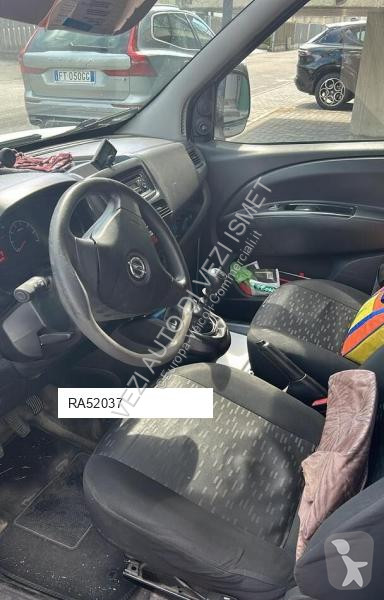 Véhicule utilitaire Opel combo maxi