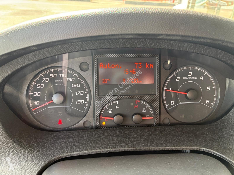 Véhicule utilitaire Peugeot BOXER FG 330 L2H2...