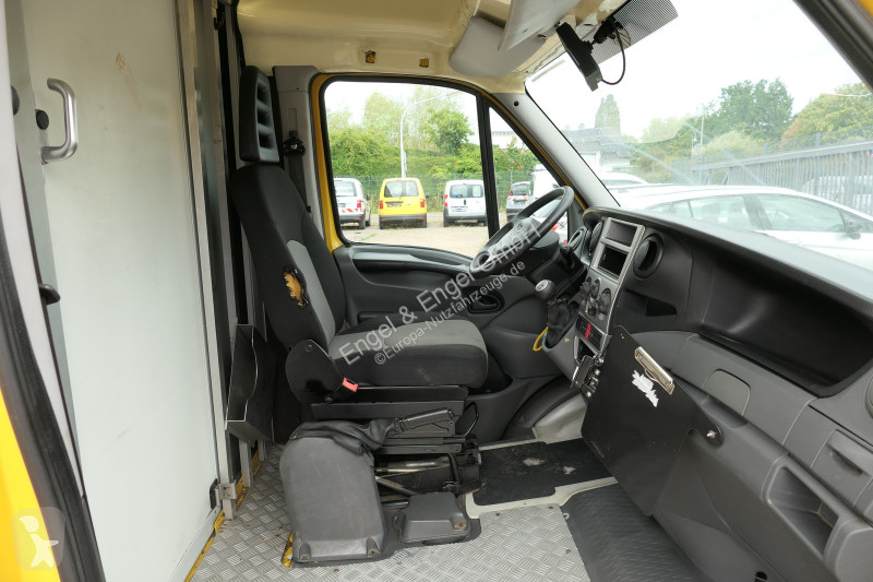 Véhicule utilitaire Iveco Daily 35 S11 C30C...
