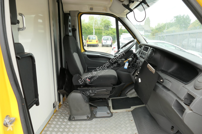 Véhicule utilitaire Iveco Daily 35 S11 C30C...
