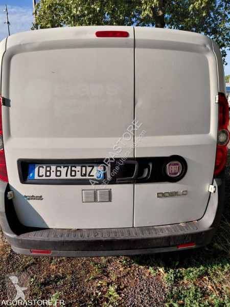 Véhicule utilitaire Fiat DOBLO