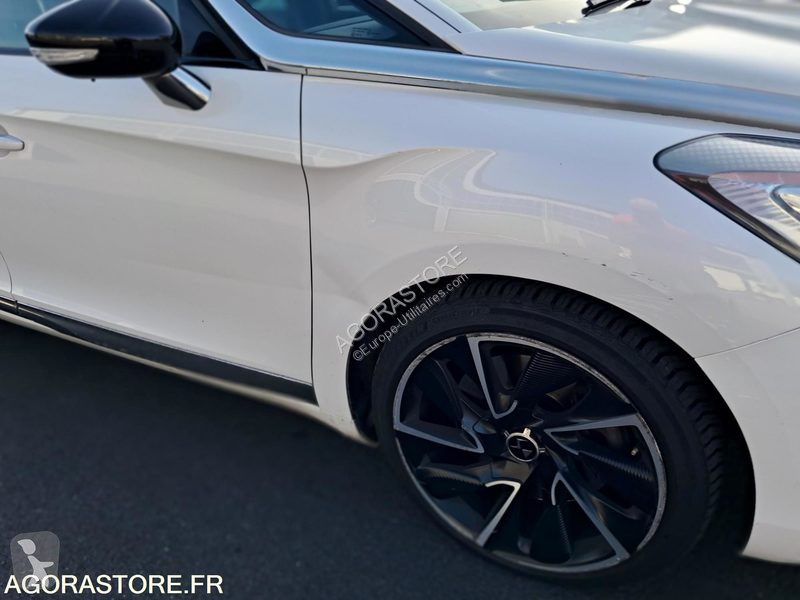 Véhicule utilitaire DS DS5