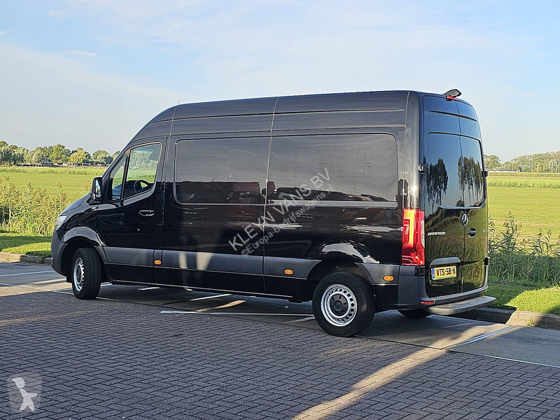 Коммерческий автомобиль Mercedes 311 ac...