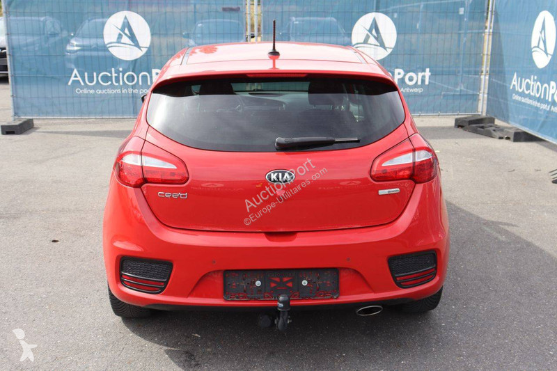 Véhicule utilitaire KIA  cee'd